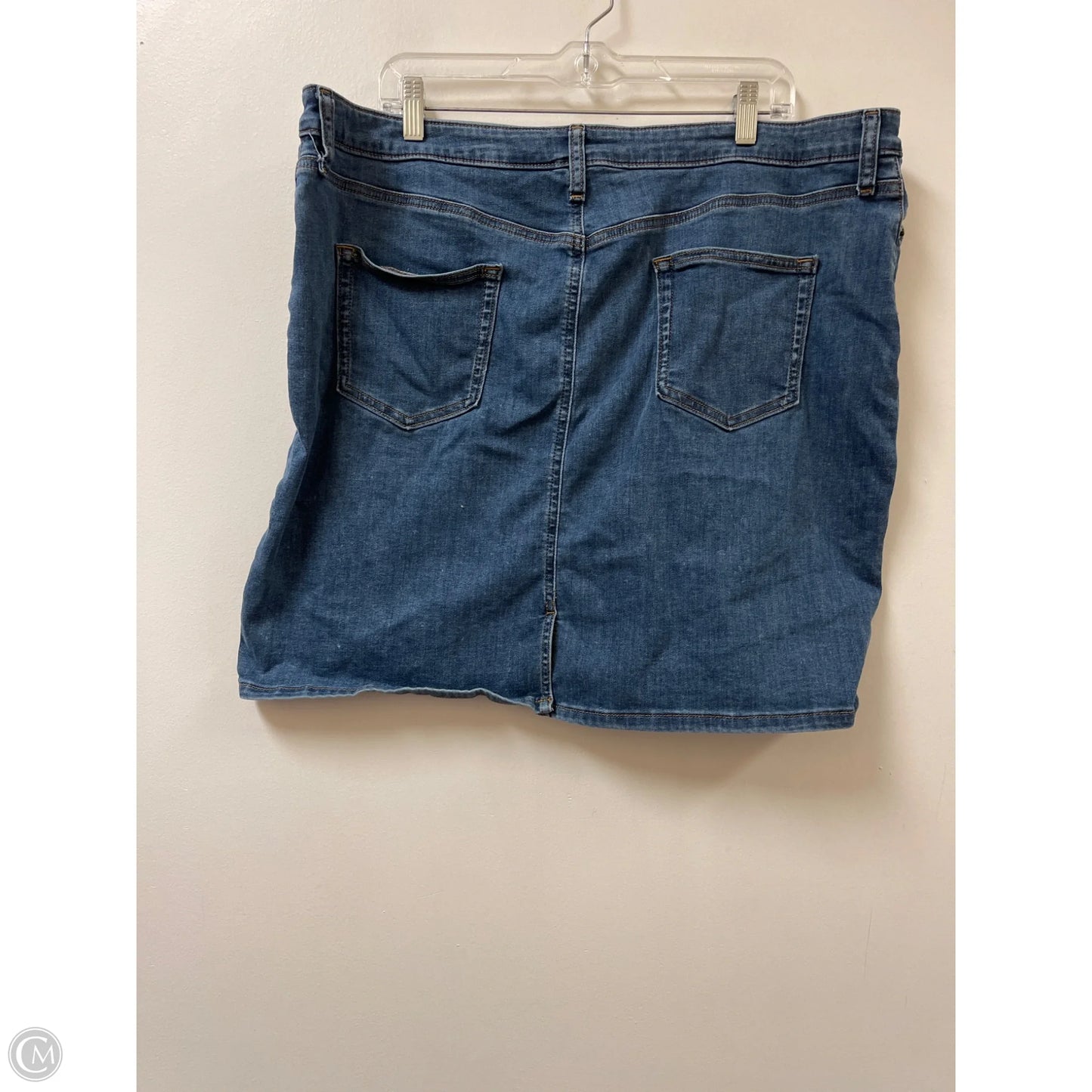 Skirt Mini & Short By Amazon Essentials In Blue Denim, Size: 20