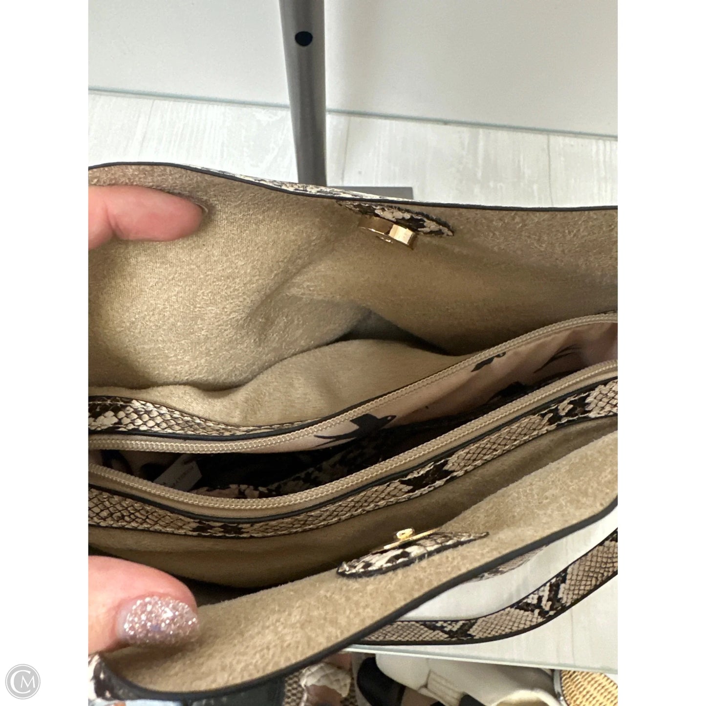Handbag By Clothes Mentor, Size: Medium