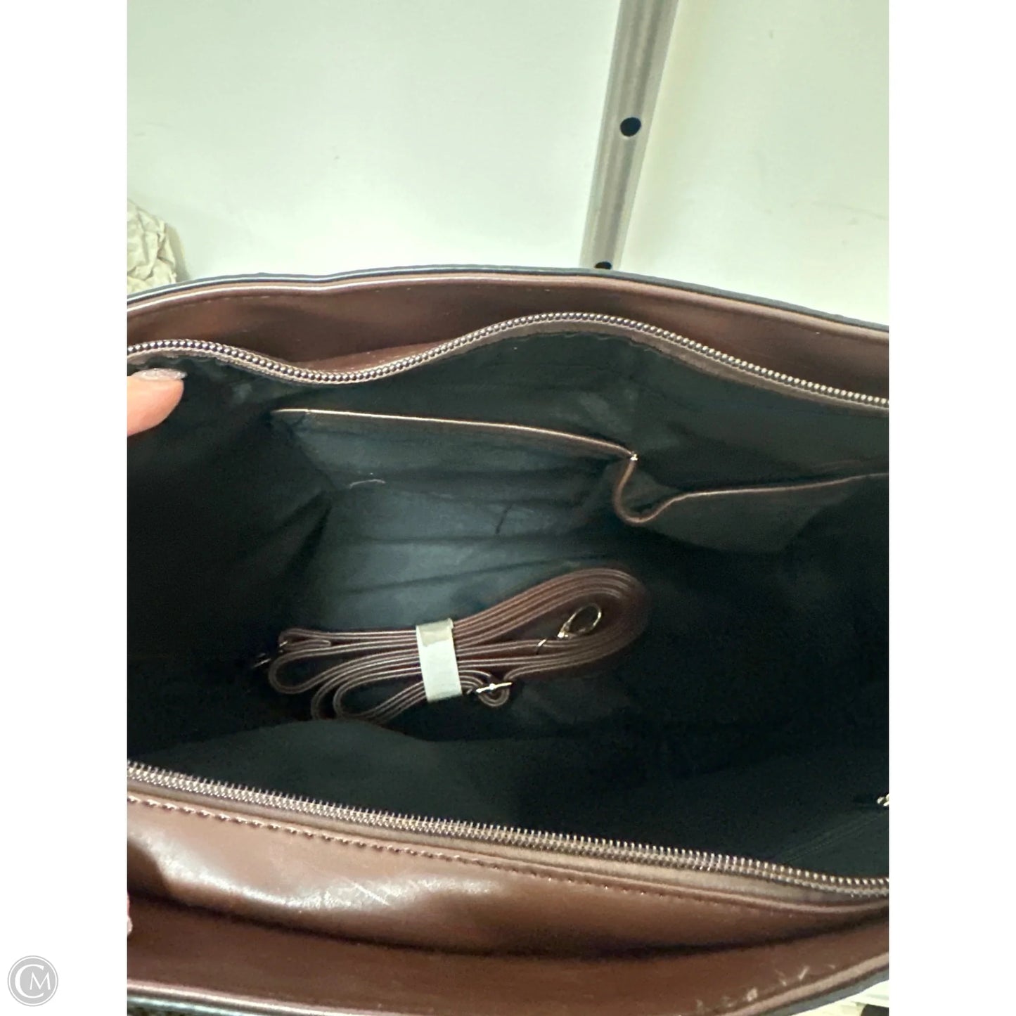 Handbag By Clothes Mentor, Size: Large
