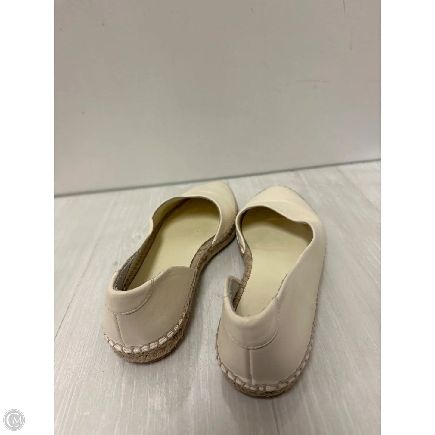 Shoes Flats By Vince In Cream, Size: 7