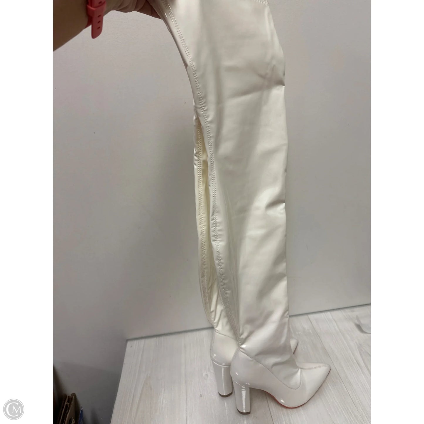 Boots Over-the-knee Heels By Clothes Mentor In White, Size: 7.5