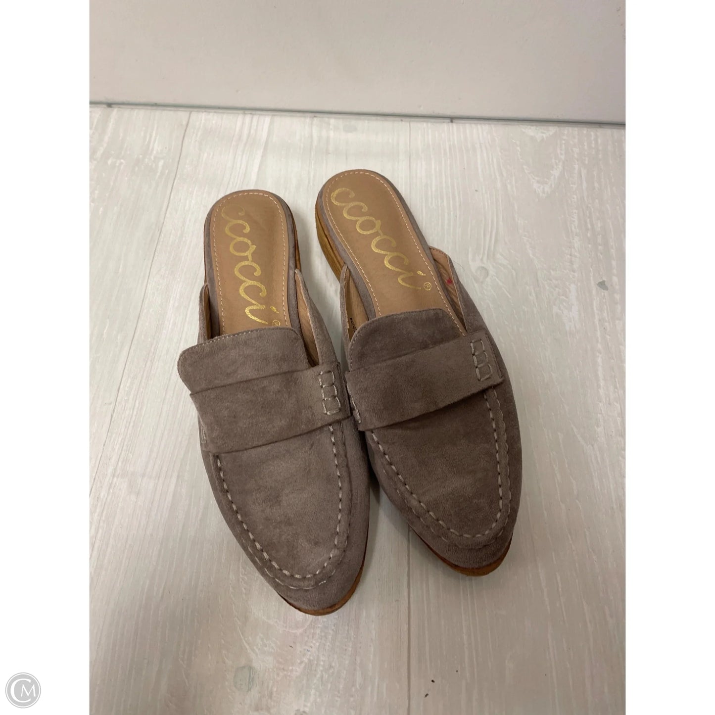 Shoes Flats By Clothes Mentor In Grey, Size: 7