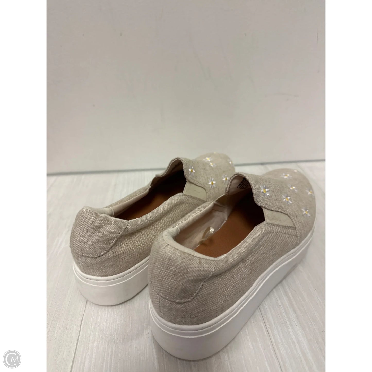 Shoes Flats By Torrid In Cream, Size: 8.5