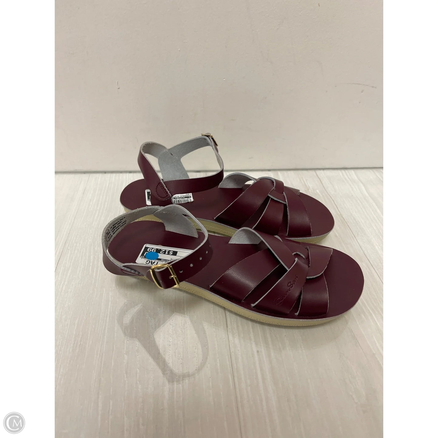 Sandals Flats By Clothes Mentor In Red, Size: 7