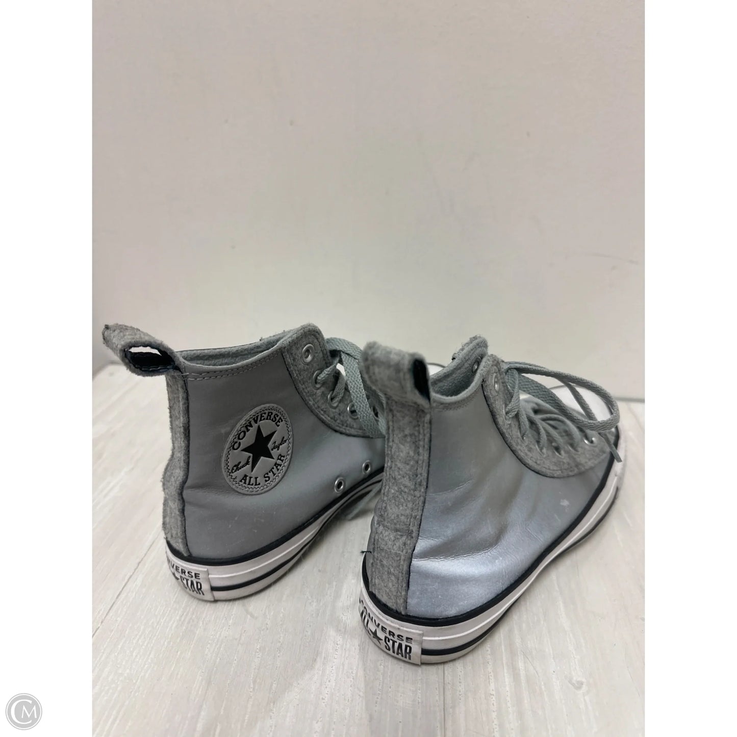 Shoes Sneakers By Converse In Silver, Size: 7