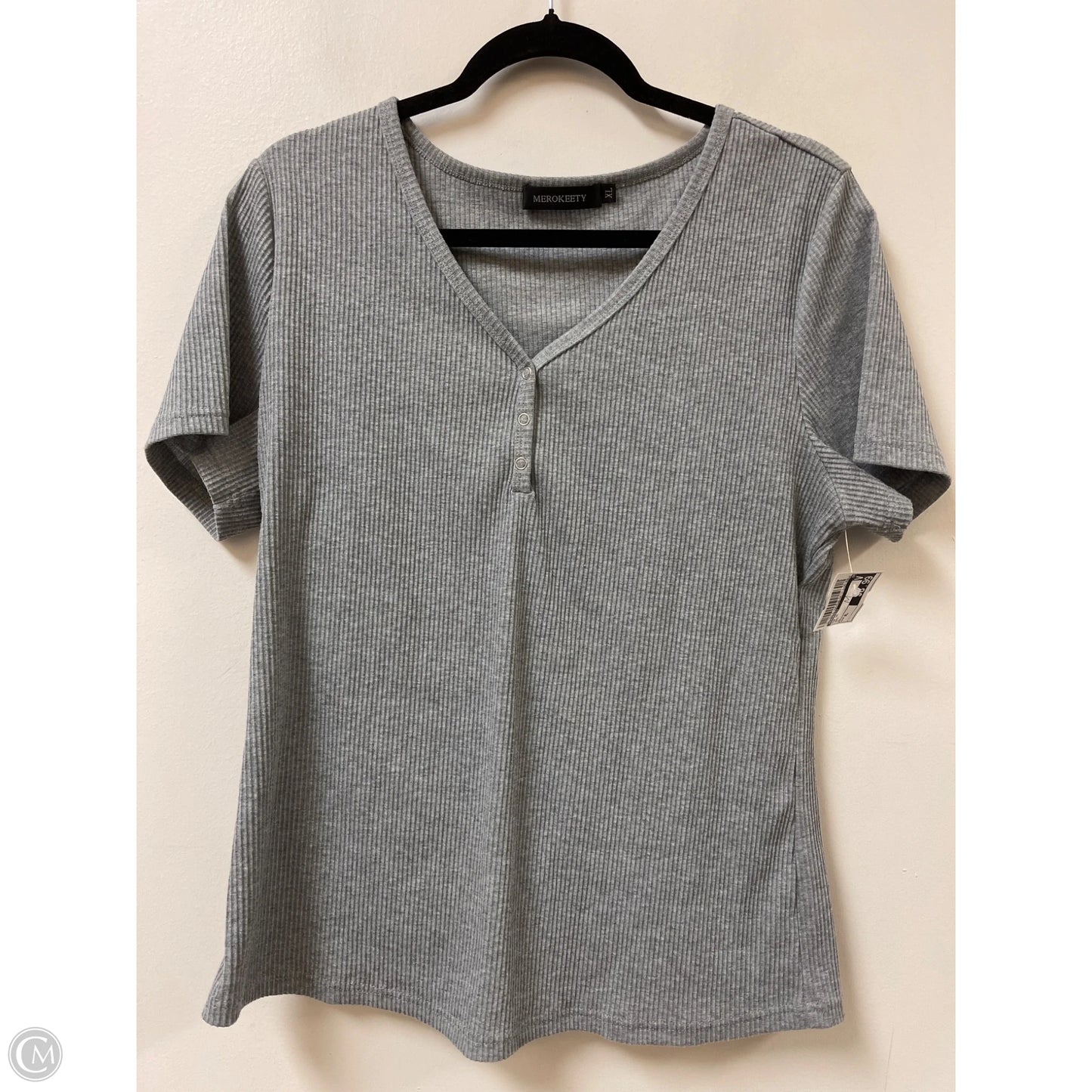 Top Short Sleeve By Merokeety In Grey, Size: Xl