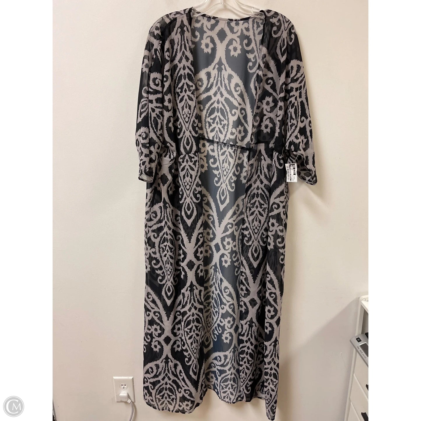 Kimono By Clothes Mentor In Black & Grey, Size: Osfm