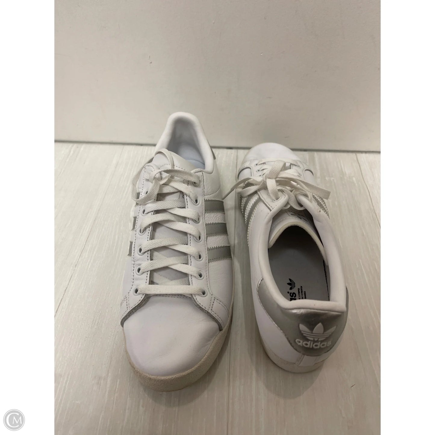 Shoes Flats By Adidas In White, Size: 10