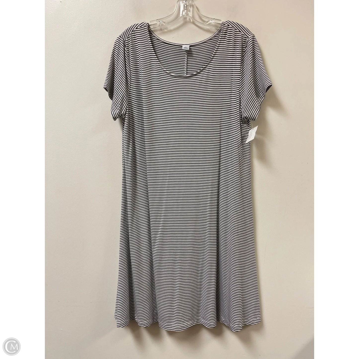 Dress Casual Short By Old Navy In Black & White, Size: L