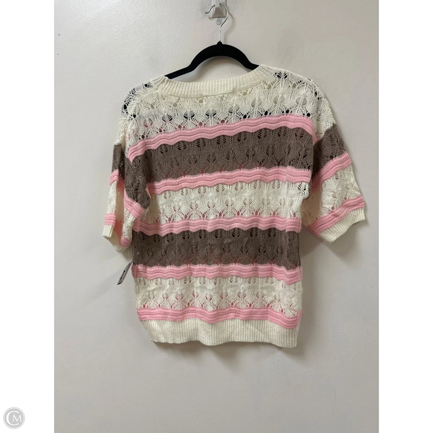 Sweater Short Sleeve By Clothes Mentor In Cream & Pink, Size: S