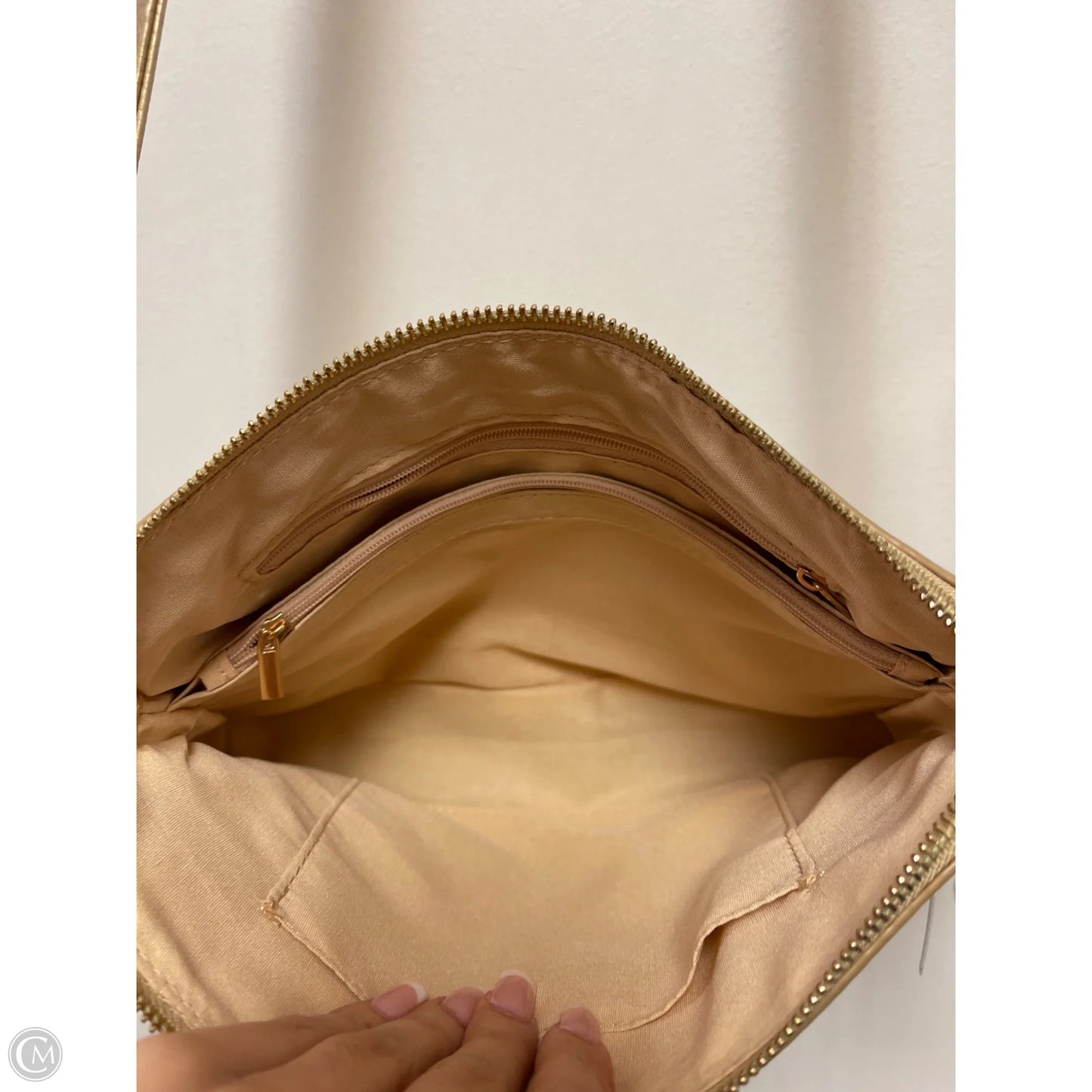 Crossbody Leather By Peck And Peck, Size: Medium