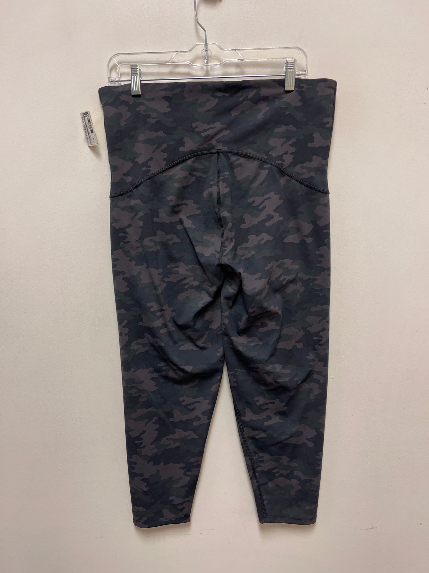 Athletic Leggings By Spanx In Camouflage Print, Size: 1x