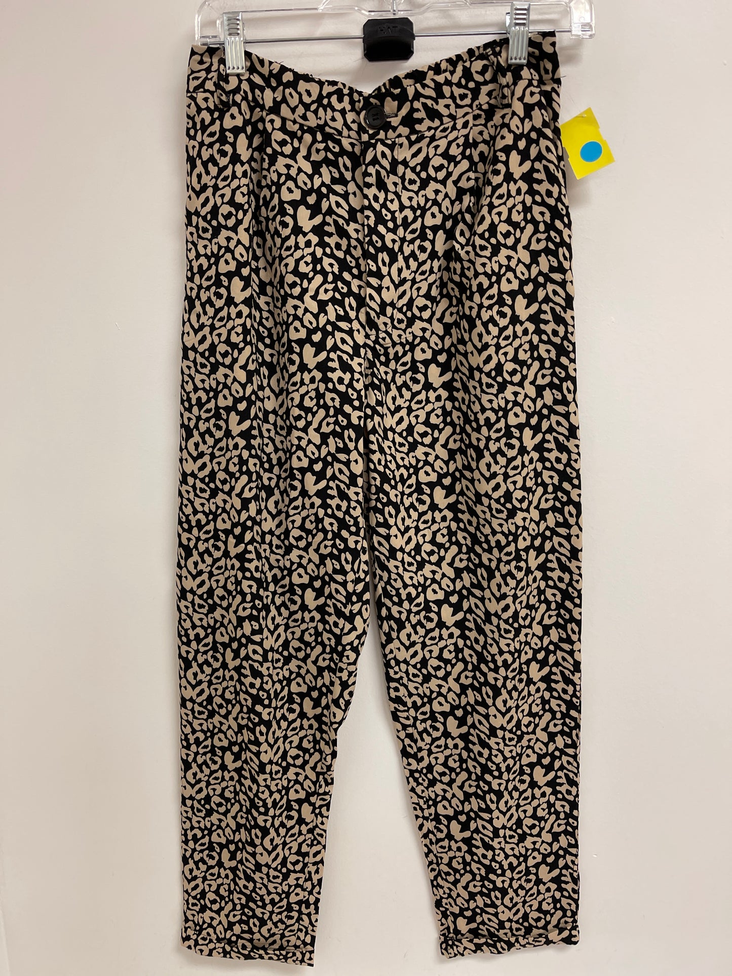 Pants Cropped By Clothes Mentor In Animal Print, Size: 6