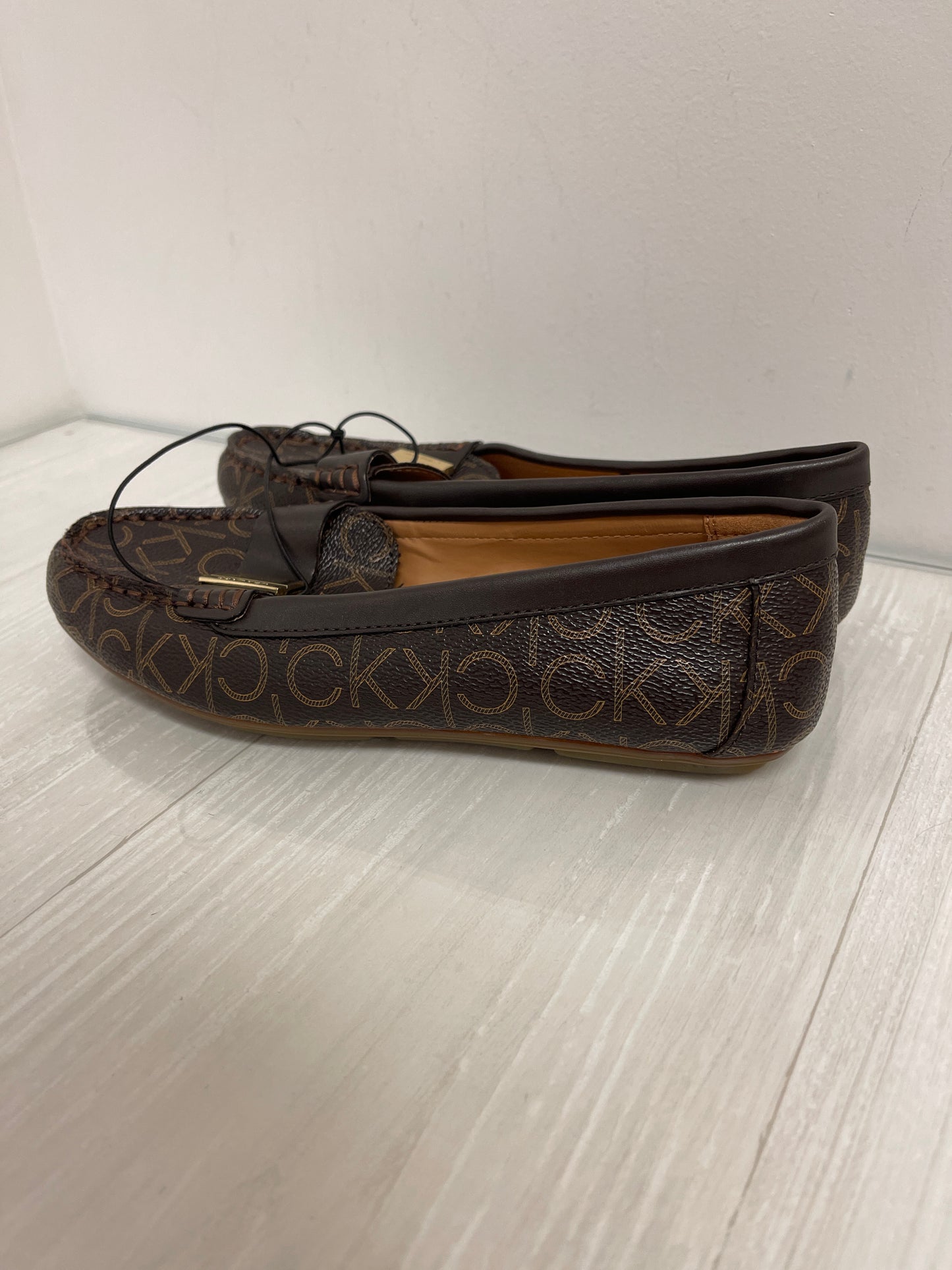 Shoes Flats By Calvin Klein In Brown, Size: 8