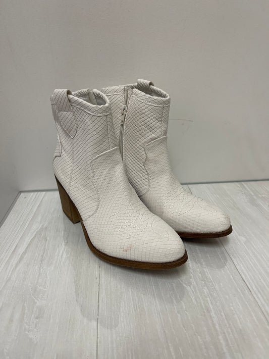 Boots Ankle Heels By Dirty Laundry In White, Size: 8.5