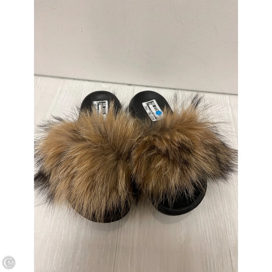 Sandals Flats By Clothes Mentor In Black, Size: 10