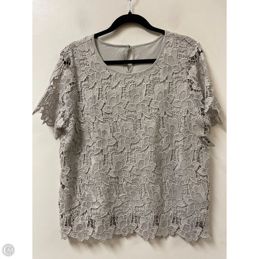 Top Short Sleeve By Clothes Mentor In Grey, Size: L
