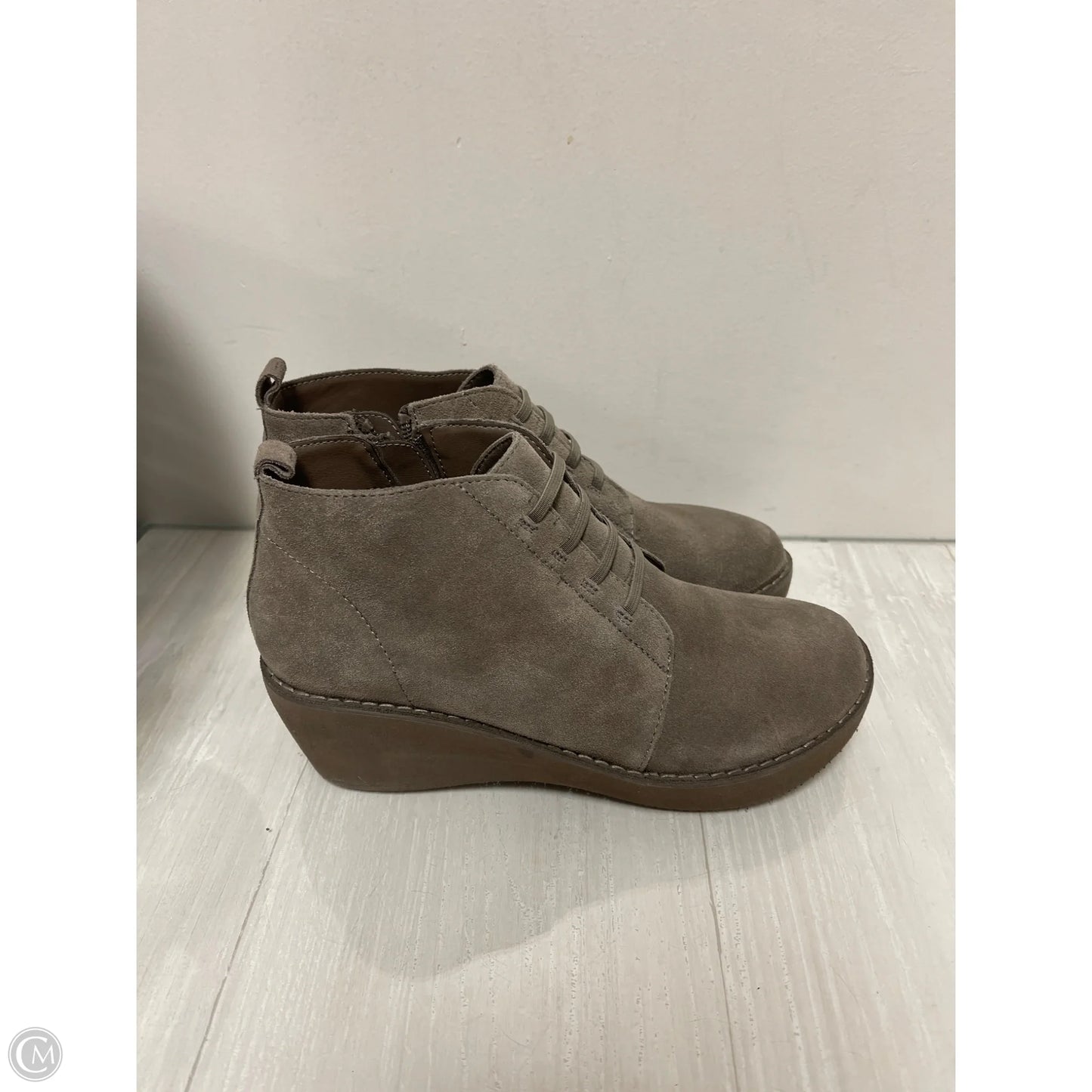 Boots Ankle Flats By Kenneth Cole Reaction In Ivory, Size: 7.5