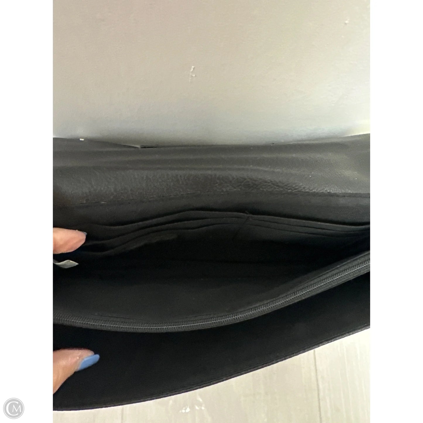 Clutch By Clothes Mentor, Size: Medium