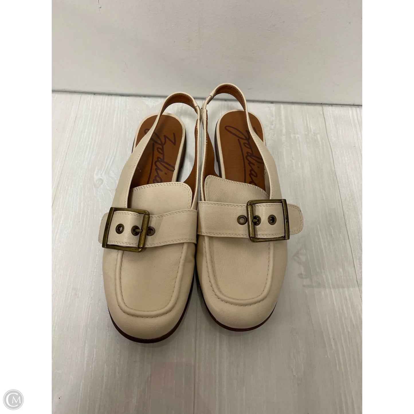 Shoes Flats By Zodiac In Cream, Size: 10