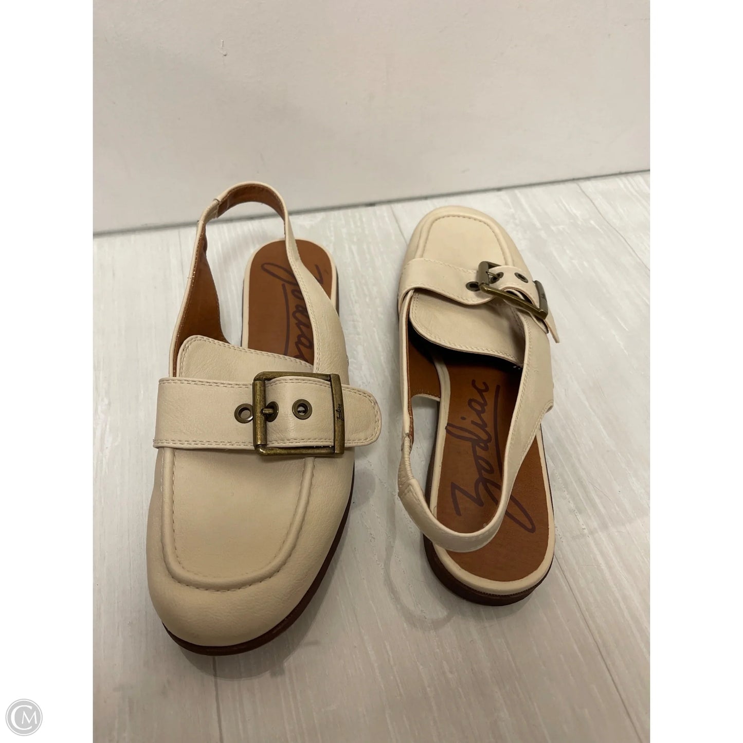 Shoes Flats By Zodiac In Cream, Size: 10