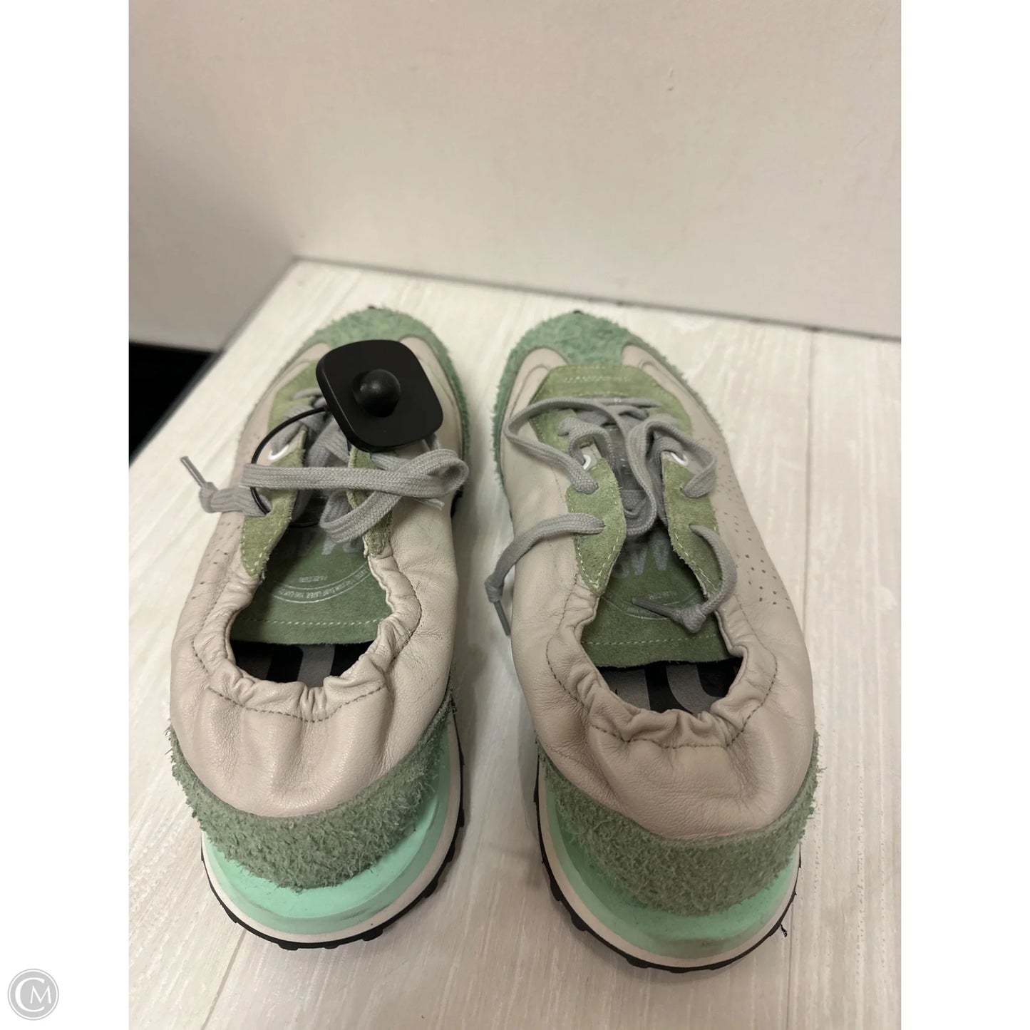 Shoes Athletic By P448 In Green & White, Size: 9.5