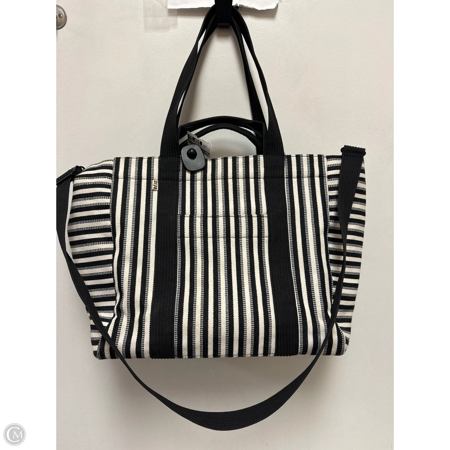 Tote By Cmb, Size: Large