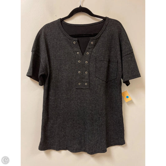 Top Short Sleeve By Clothes Mentor In Grey, Size: L