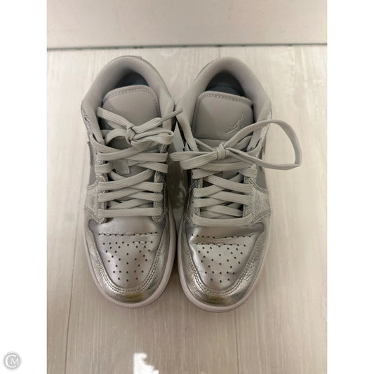 Shoes Sneakers By Nike In Silver, Size: 6.5