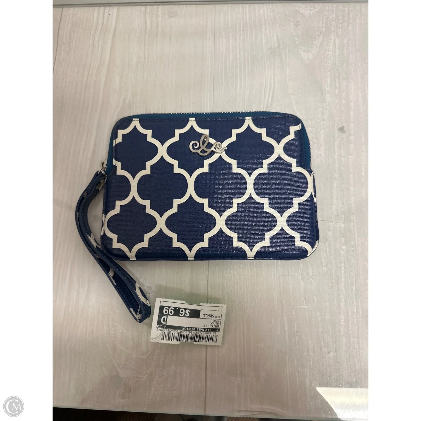 Wristlet By Clothes Mentor, Size: Small