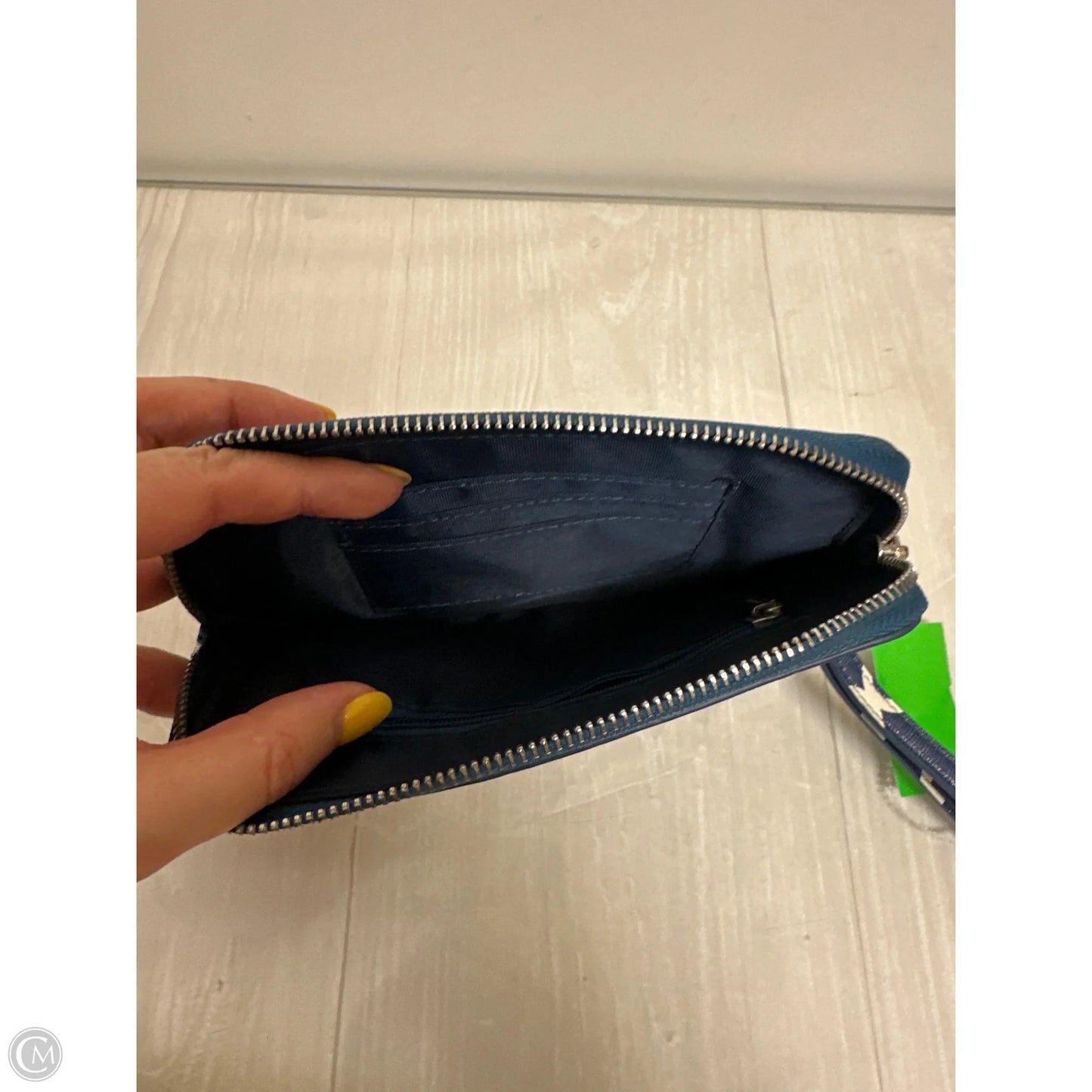 Wristlet By Clothes Mentor, Size: Small