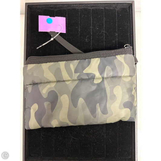 Makeup Bag By Clothes Mentor, Size: Medium