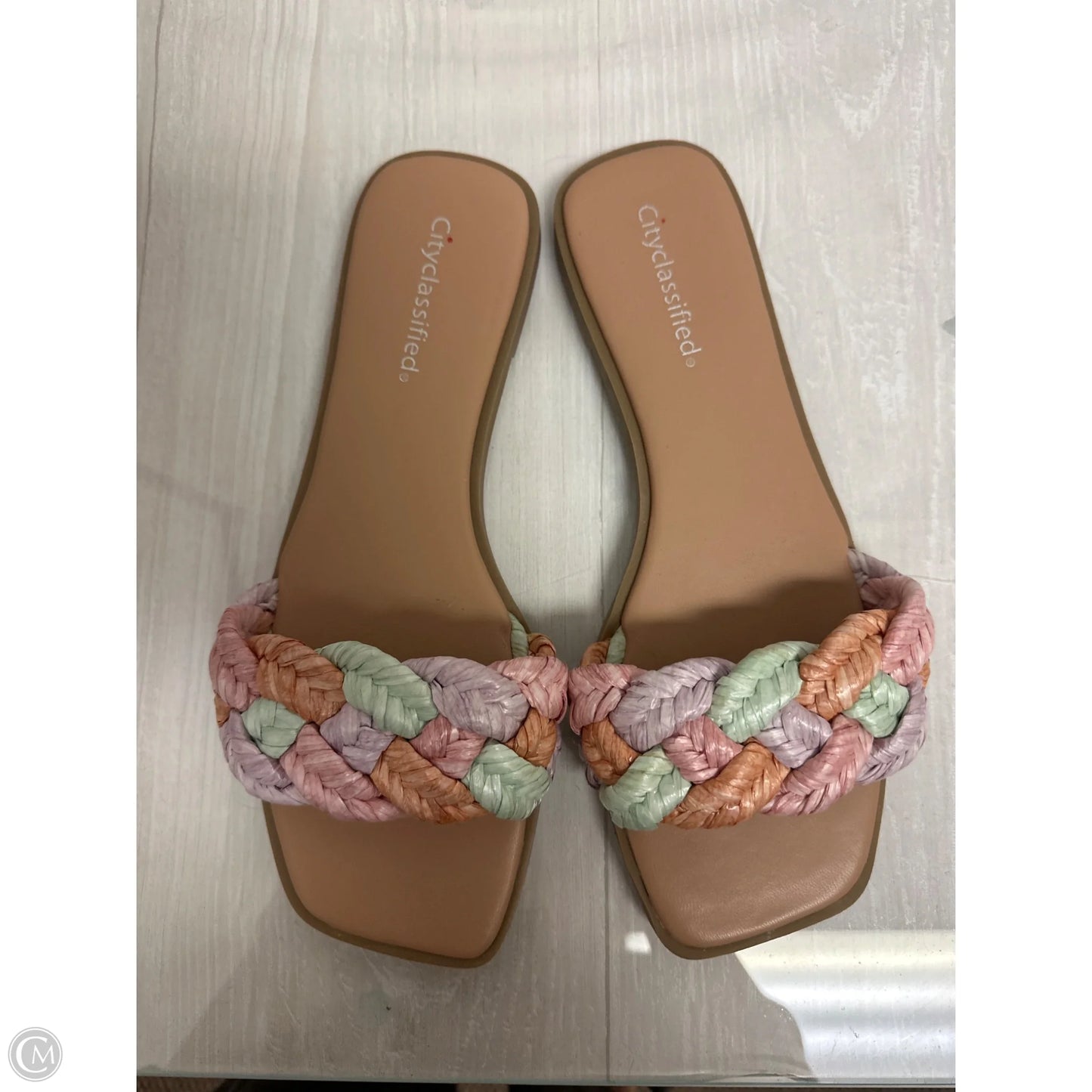 Sandals Flats By City Classified In Grey & Pink, Size: 10
