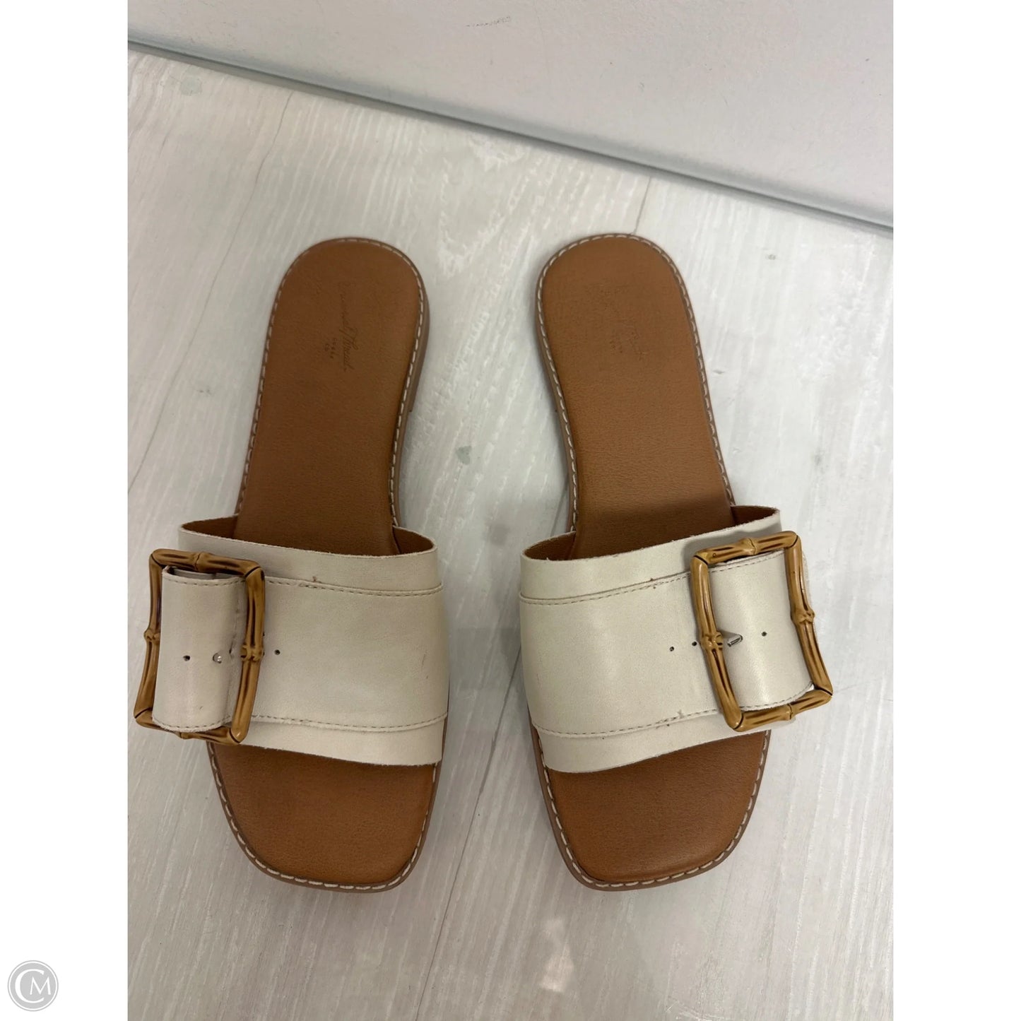Sandals Flats By Universal Thread In Cream, Size: 7