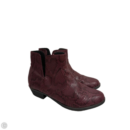 Boots Ankle Heels By True Craft In Maroon, Size: 7.5