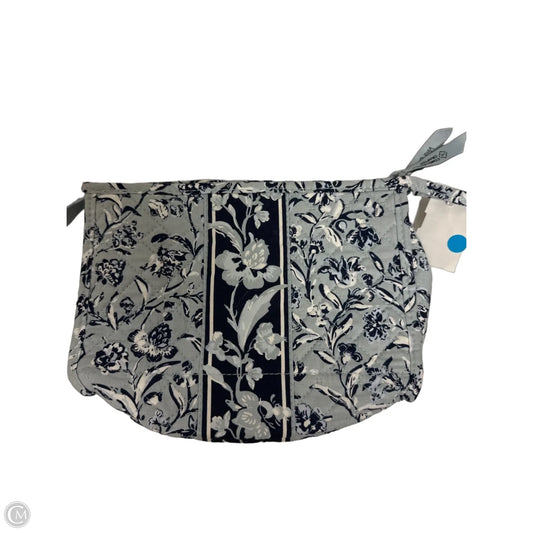 Makeup Bag By Vera Bradley, Size: Medium