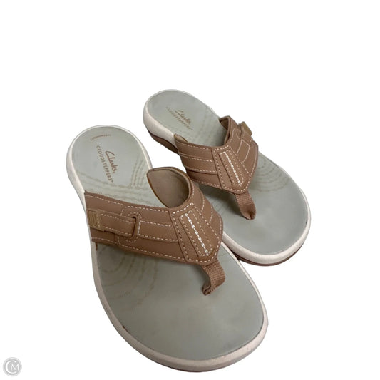 Sandals Flats By Clarks In Tan, Size: 6