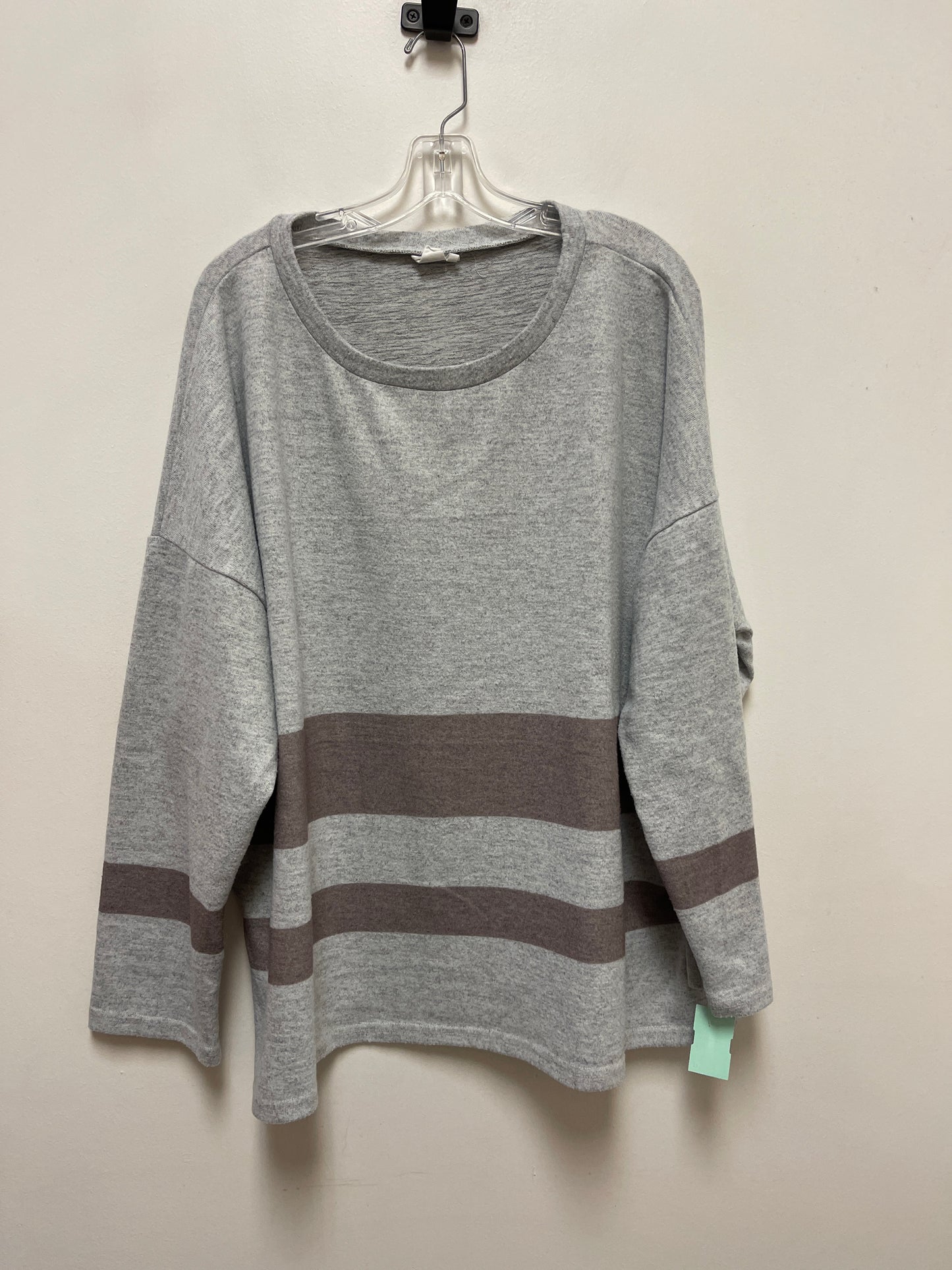 Sweater By Simple In Grey, Size: 2x