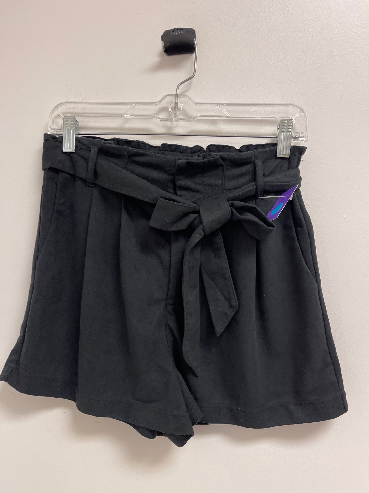 Black Shorts She + Sky, Size M