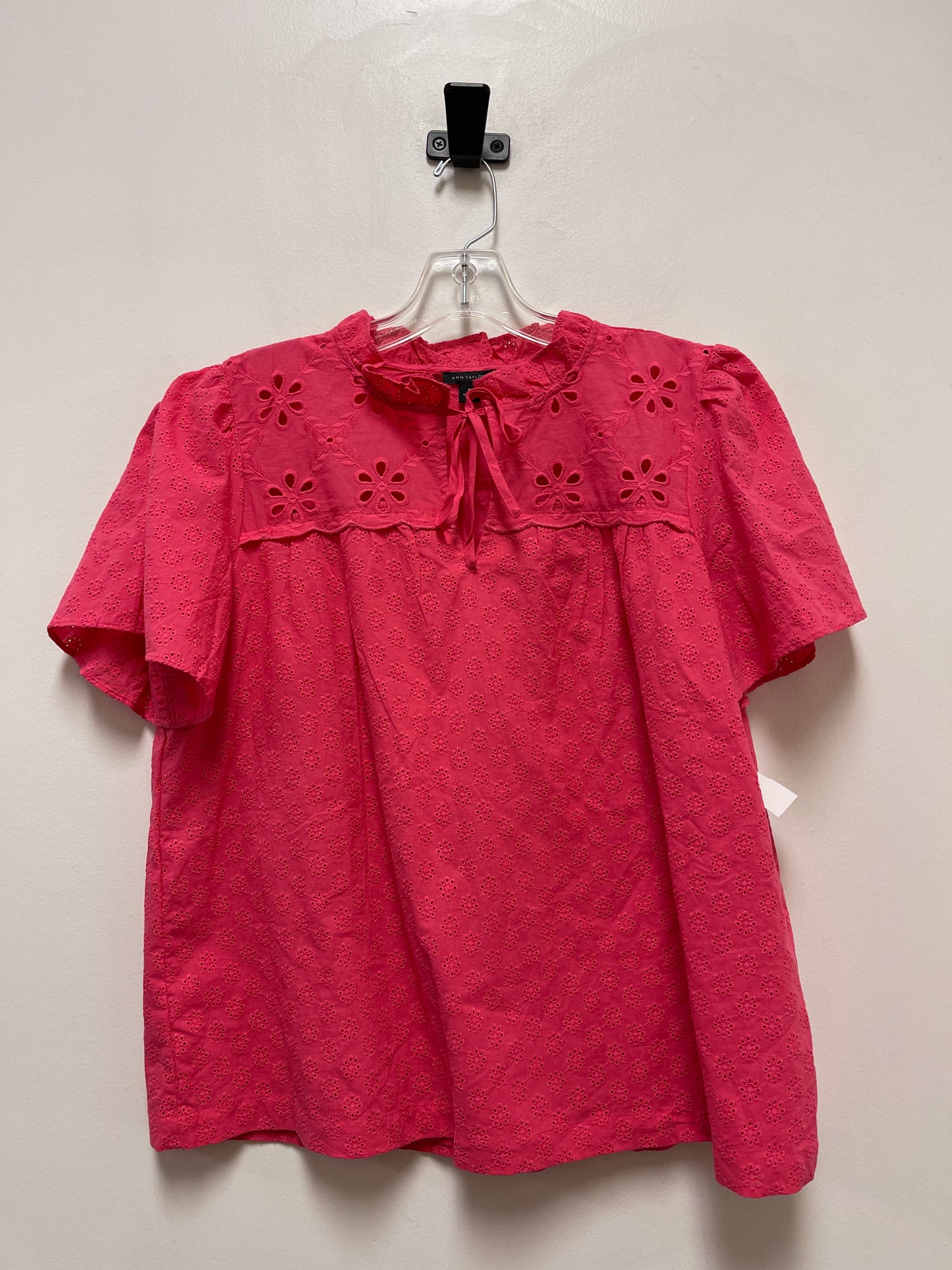 Pink Top Short Sleeve Ann Taylor, Size M