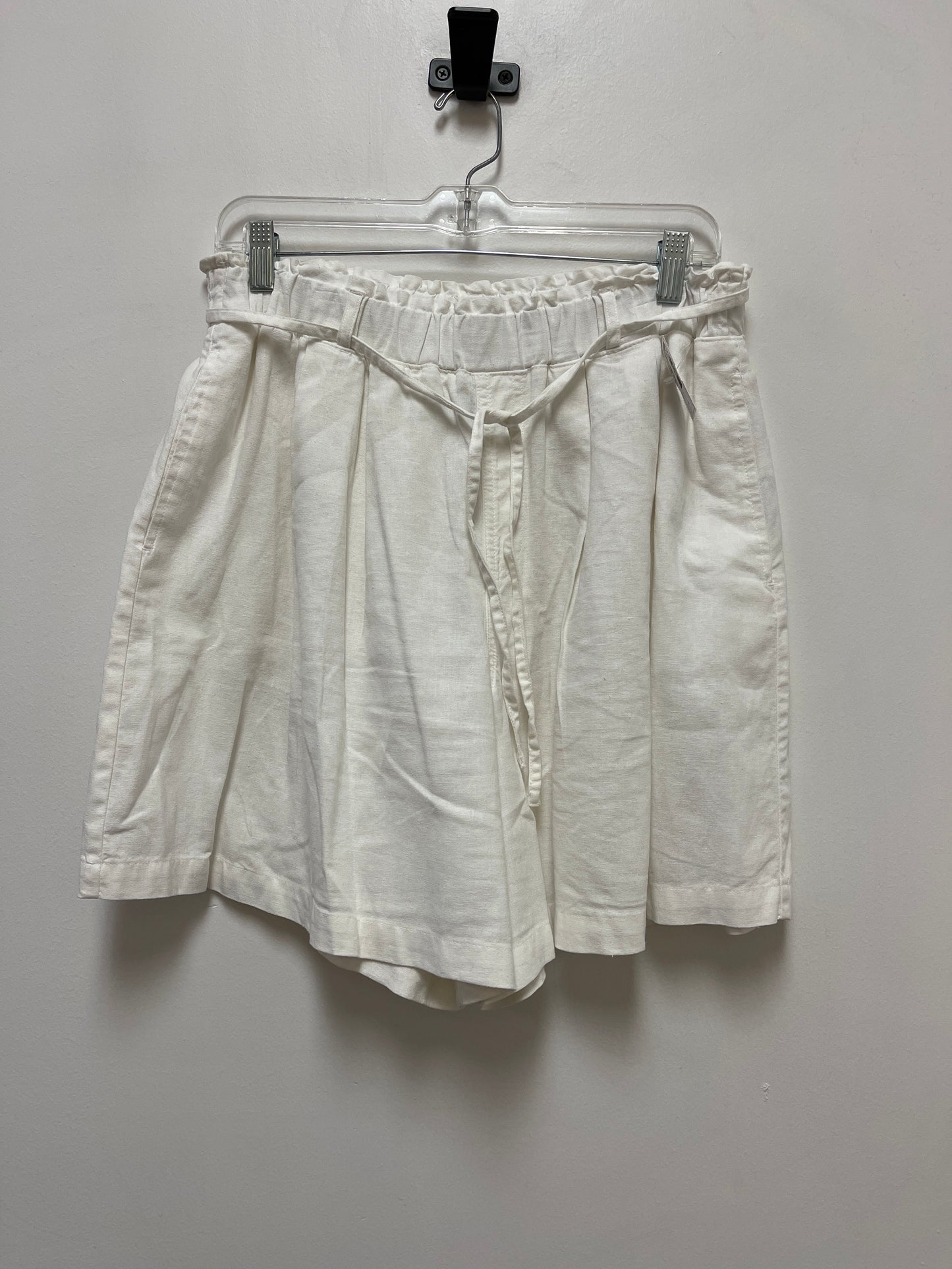 White Shorts Universal Thread, Size S