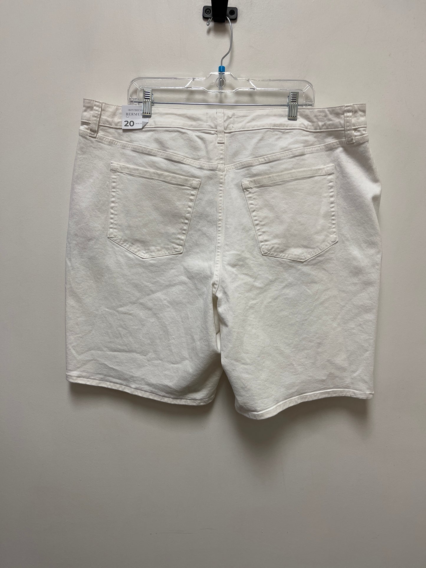 White Shorts Lane Bryant, Size 20