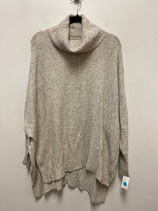 Sweater By Clothes Mentor In Cream, Size: M