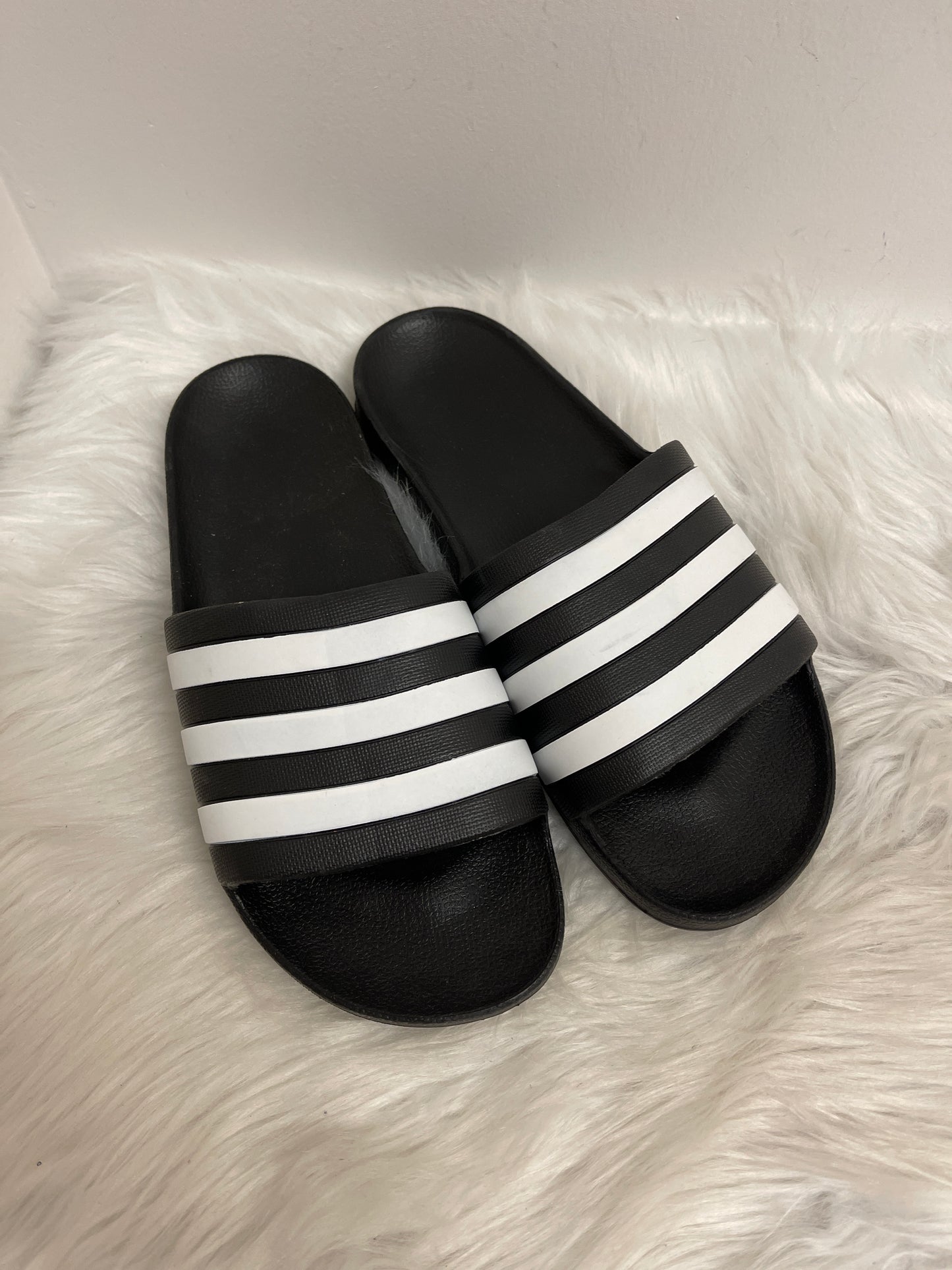 Sandals Flats By Adidas In Black, Size: 10