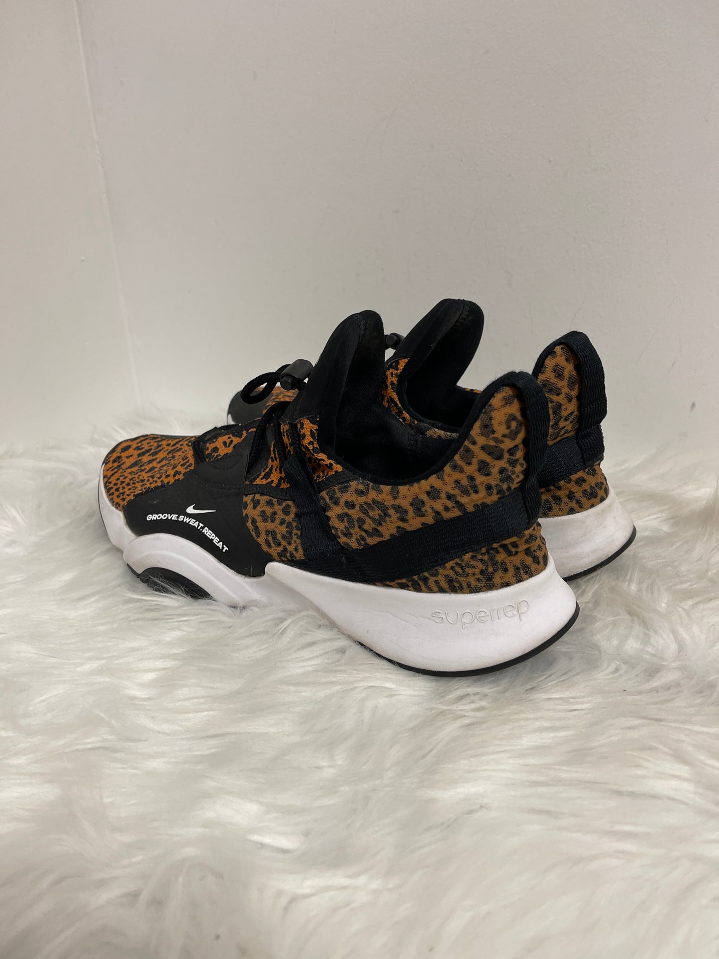 Shoes Athletic By Nike In Animal Print, Size: 10