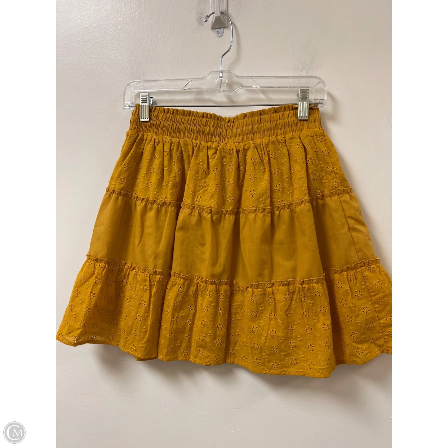 Skirt Mini & Short By Clothes Mentor In Yellow, Size: S