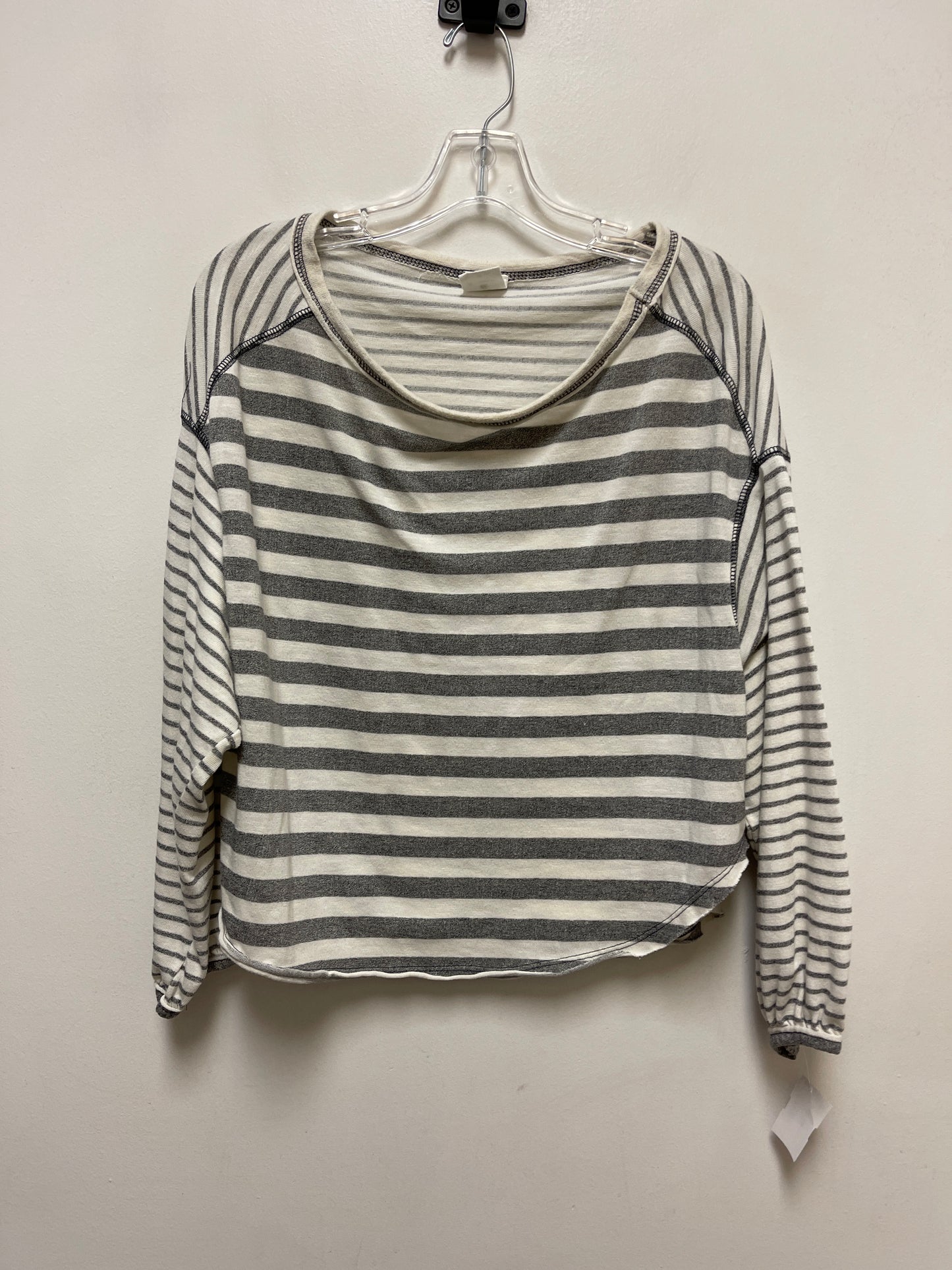 Top Long Sleeve By By Together In Grey, Size: M