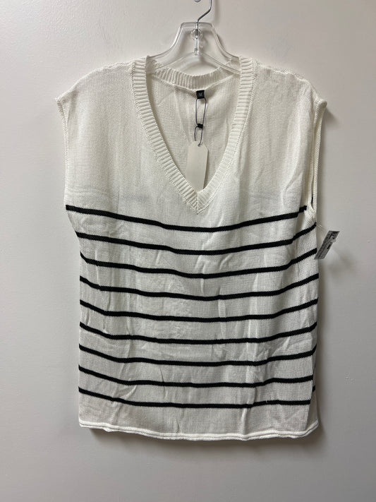 Top Sleeveless By Clothes Mentor In White, Size: M