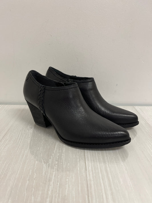 Boots Ankle Heels By Clothes Mentor In Black, Size: 7.5