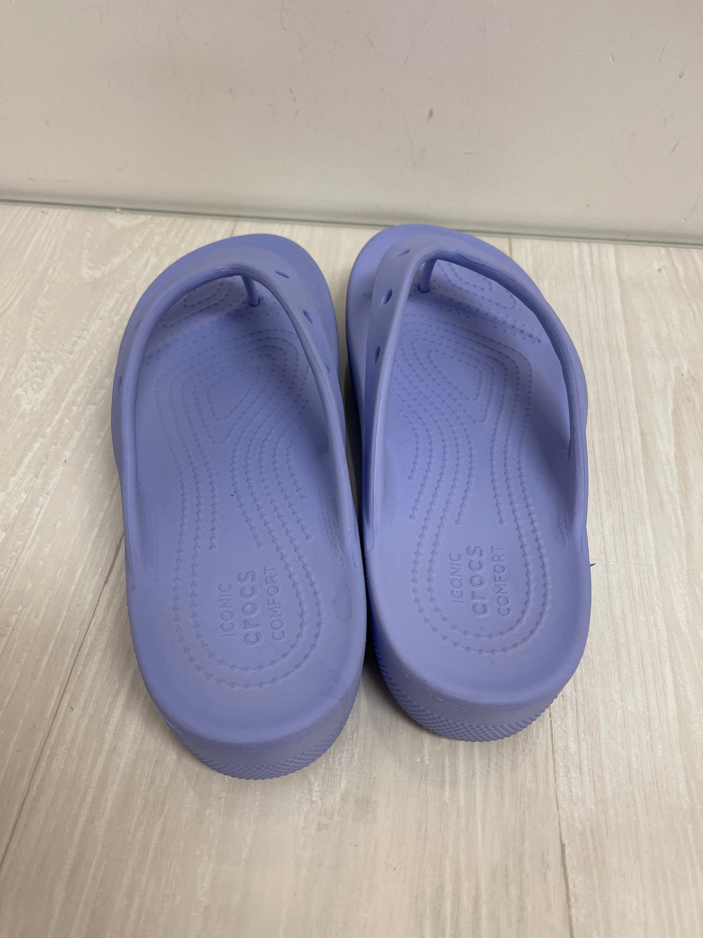 Sandals Flip Flops By Crocs In Purple, Size: 9